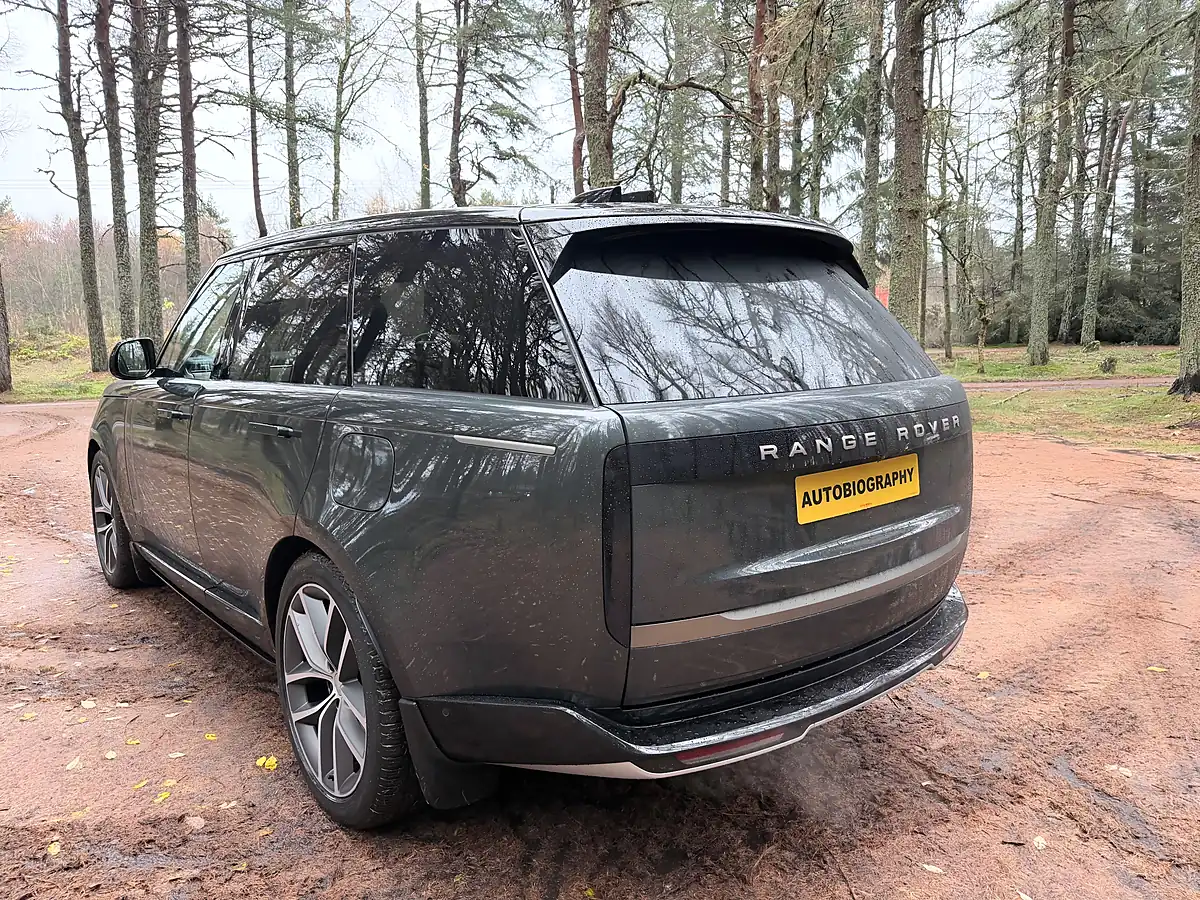 Used 2024 Land Rover Range Rover Autobiography Green - Interior and Exterior details 8