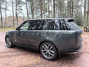 Used 2024 Land Rover Range Rover Autobiography Green - Interior and Exterior details 9