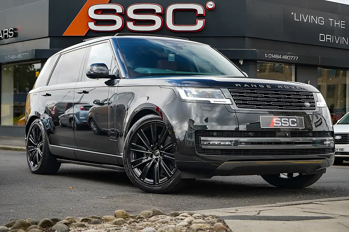 Used 2024 Land Rover Range Rover Autobiography Santorini Black - Front View