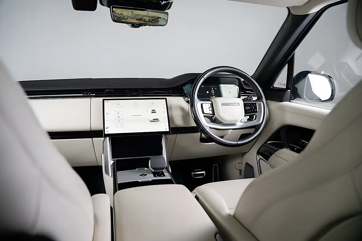 Used 2024 Land Rover Range Rover Autobiography Silver - Interior and Exterior details 4