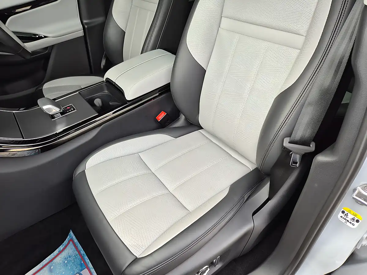 Used 2024 Land Rover Range Rover Evoque Dynamic Hse Grey - Interior and Exterior details 10