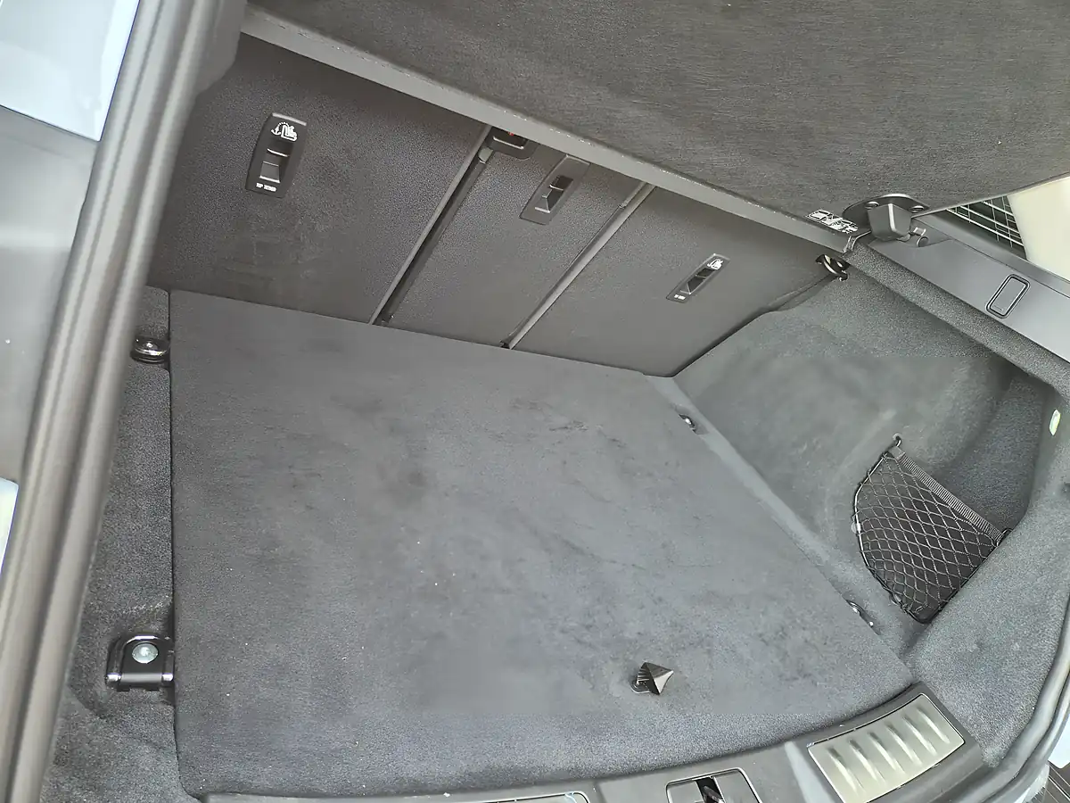Used 2024 Land Rover Range Rover Evoque Dynamic Hse Grey - Interior and Exterior details 13
