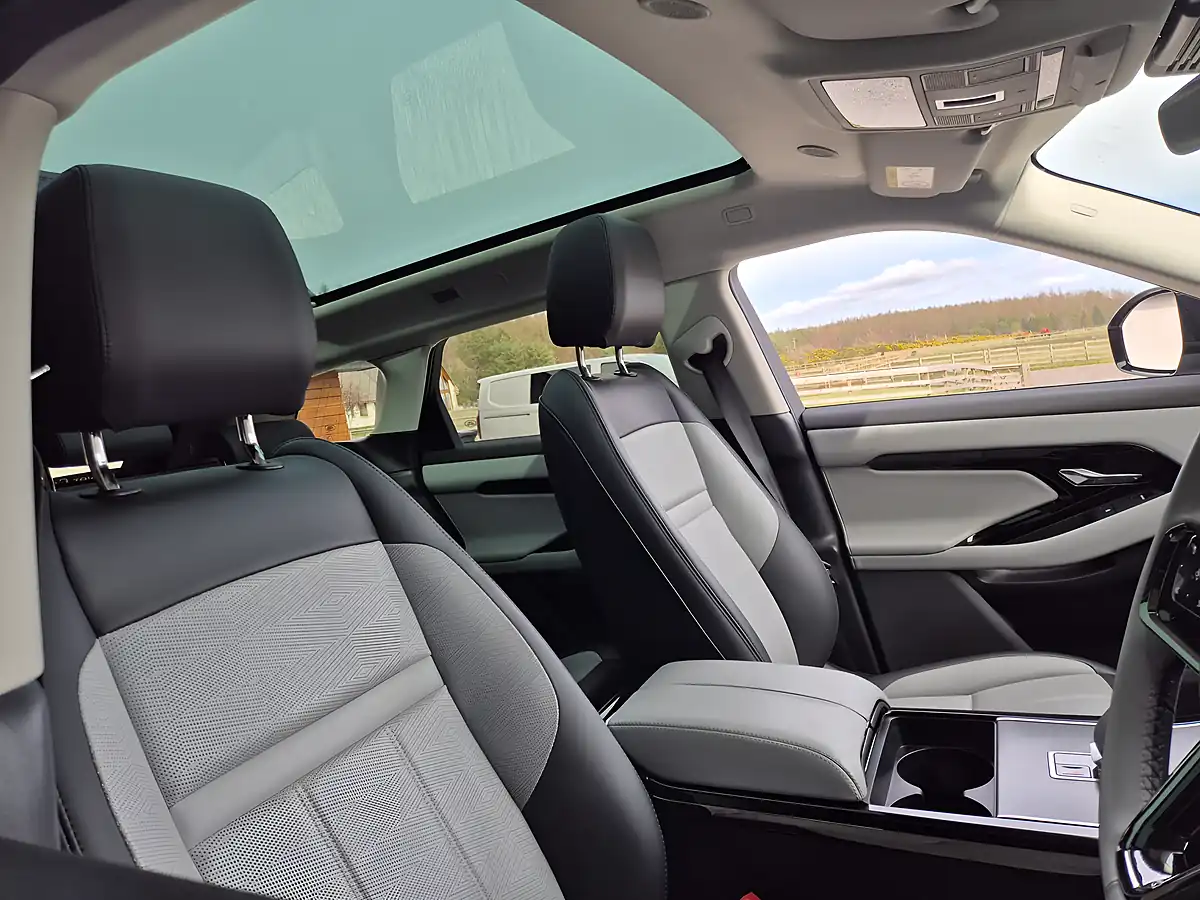 Used 2024 Land Rover Range Rover Evoque Dynamic Hse Grey - Interior and Exterior details 8