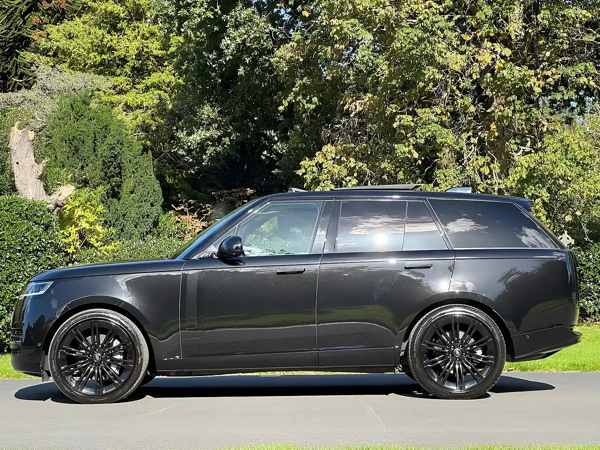 Used 2024 Land Rover Range Rover Hse Black - Interior and Exterior details 12
