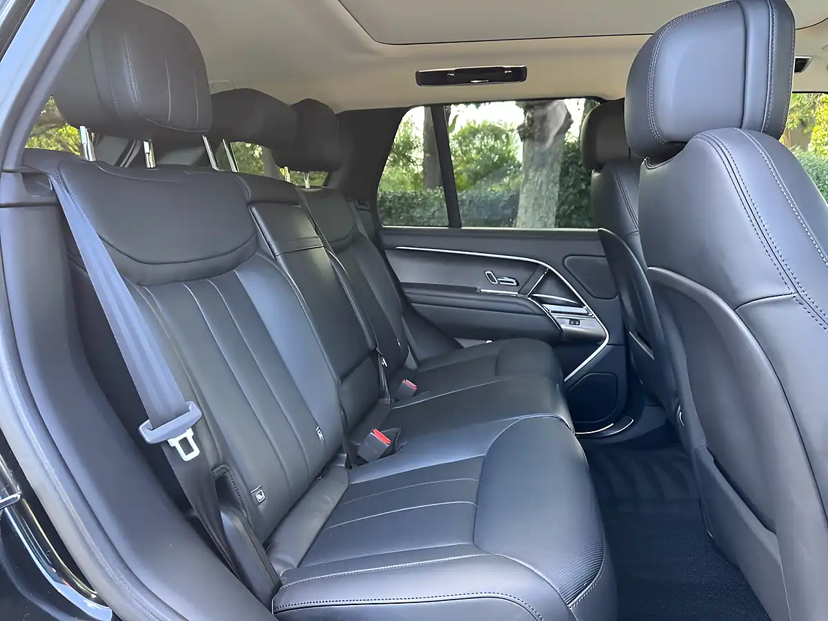 Used 2024 Land Rover Range Rover Hse Black - Interior and Exterior details 19