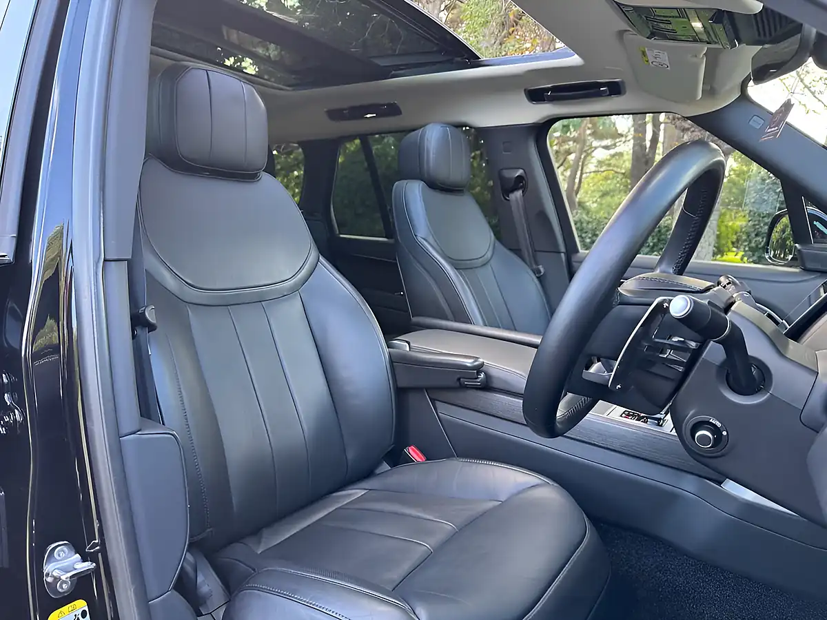 Used 2024 Land Rover Range Rover Hse Black - Interior and Exterior details 4