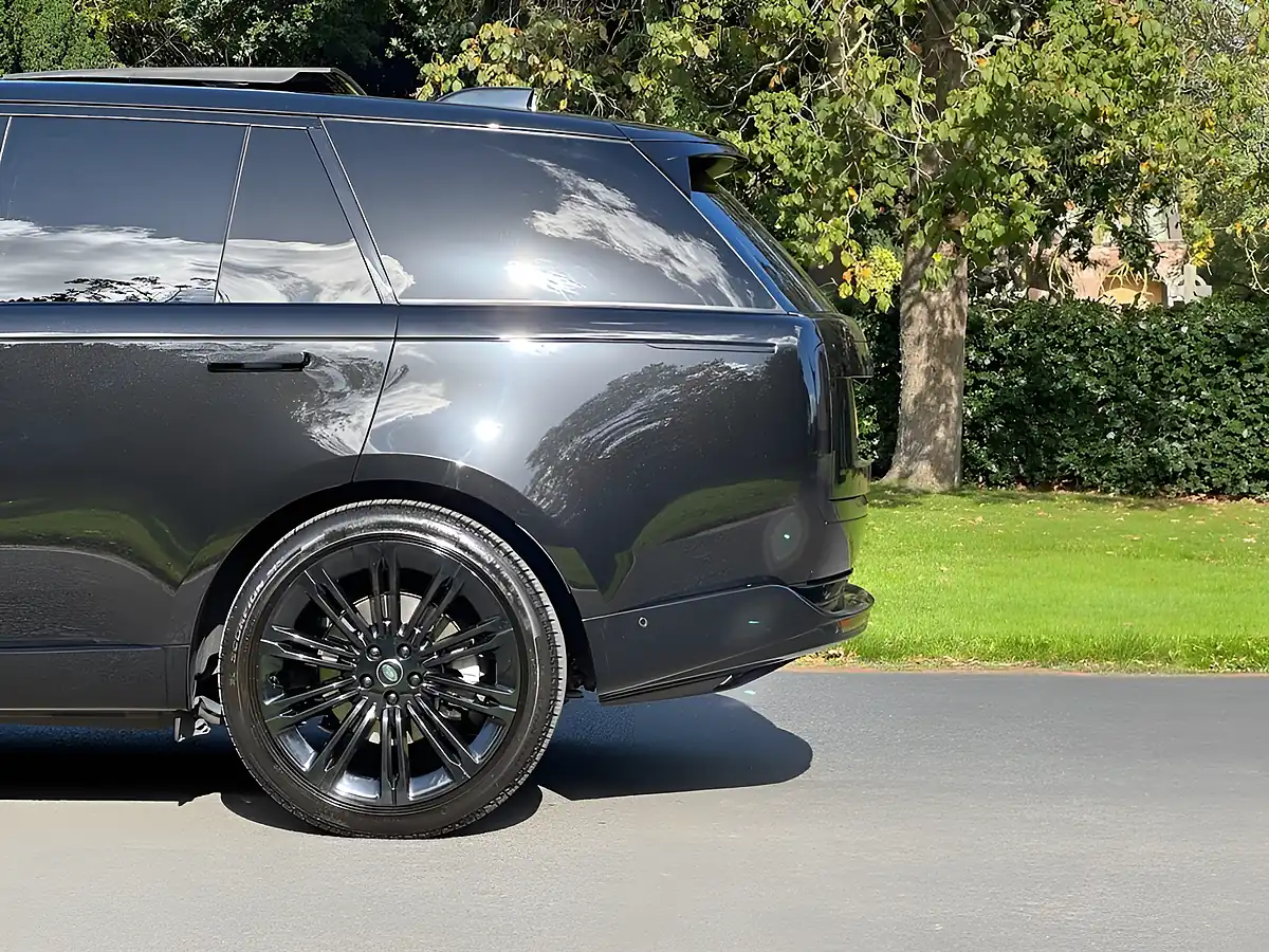 Used 2024 Land Rover Range Rover Hse Black - Interior and Exterior details 9
