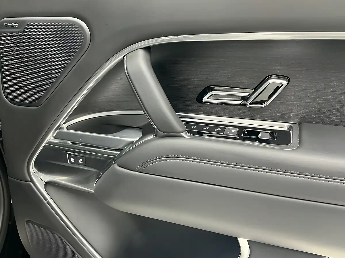 Used 2024 Land Rover Range Rover Hse Black - Interior and Exterior details 17