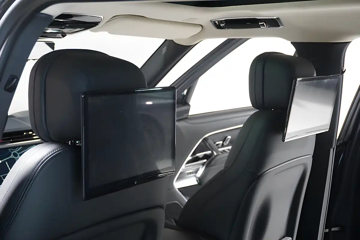 Used 2024 Land Rover Range Rover Hse Carpathian Grey - Interior and Exterior details 14