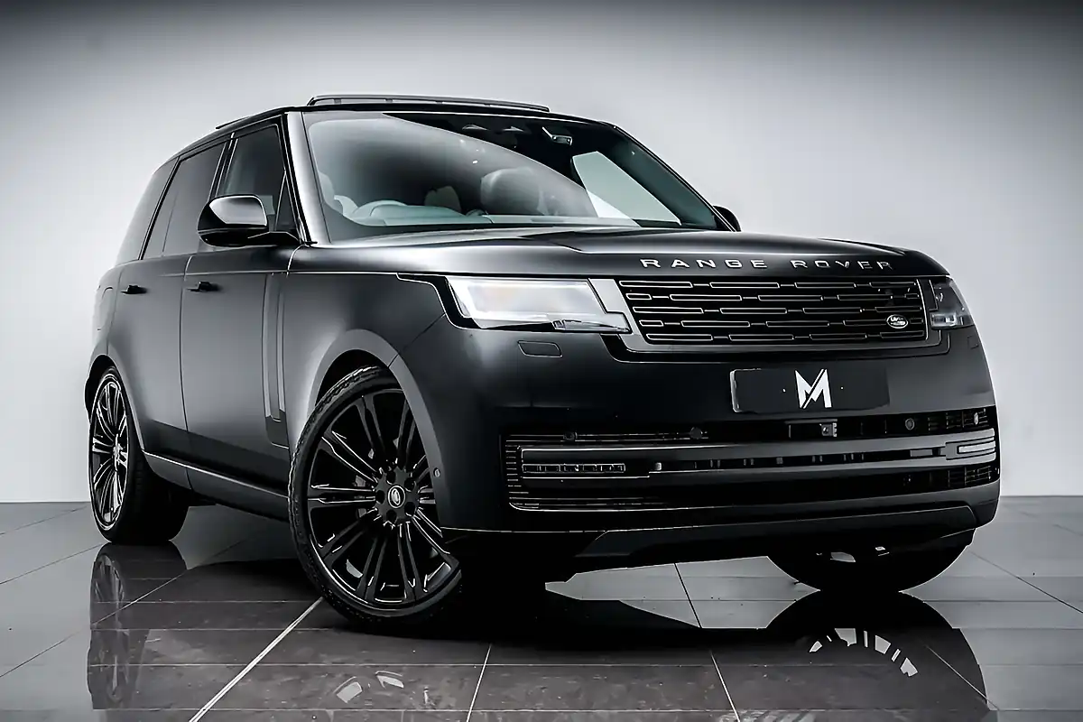 Used 2024 Land Rover Range Rover Se Black - Front View
