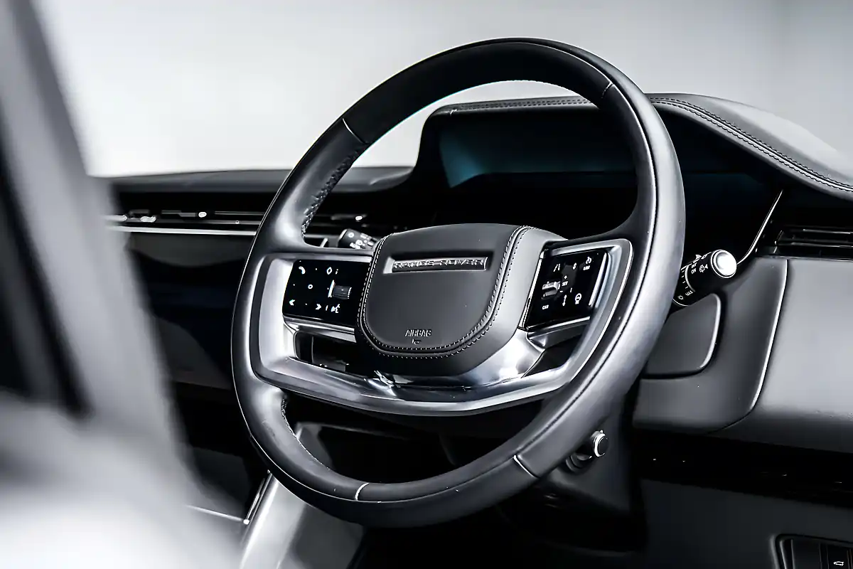Used 2024 Land Rover Range Rover Se Black - Interior and Exterior details 17