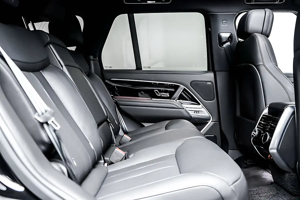Used 2024 Land Rover Range Rover Se Black - Interior and Exterior details 7