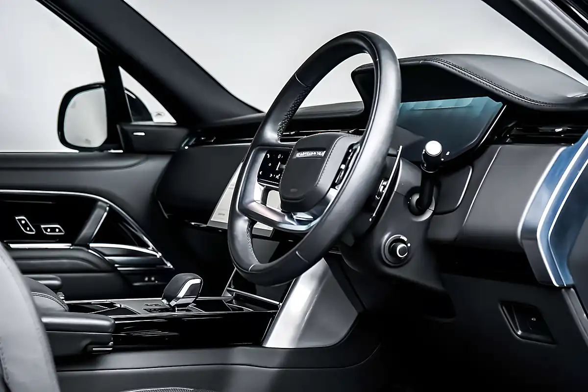 Used 2024 Land Rover Range Rover Se Black - Interior and Exterior details 8
