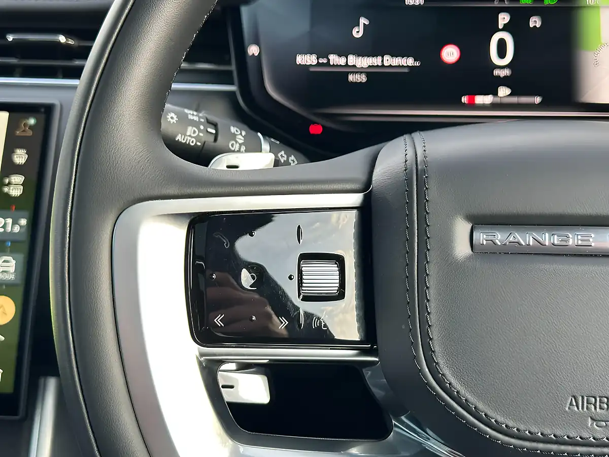 Used 2024 Land Rover Range Rover Se Santorini Black - Interior and Exterior details 15