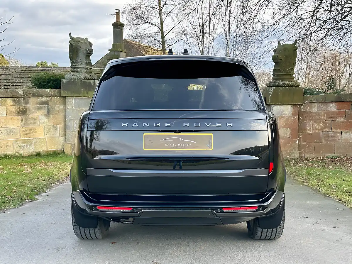 Used 2024 Land Rover Range Rover Se Santorini Black - Interior and Exterior details 5