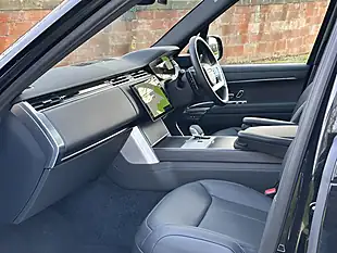 Used 2024 Land Rover Range Rover Se Santorini Black - Interior and Exterior details 7