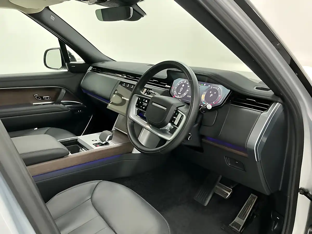 Used 2024 Land Rover Range Rover Se Silver - Interior and Exterior details 15