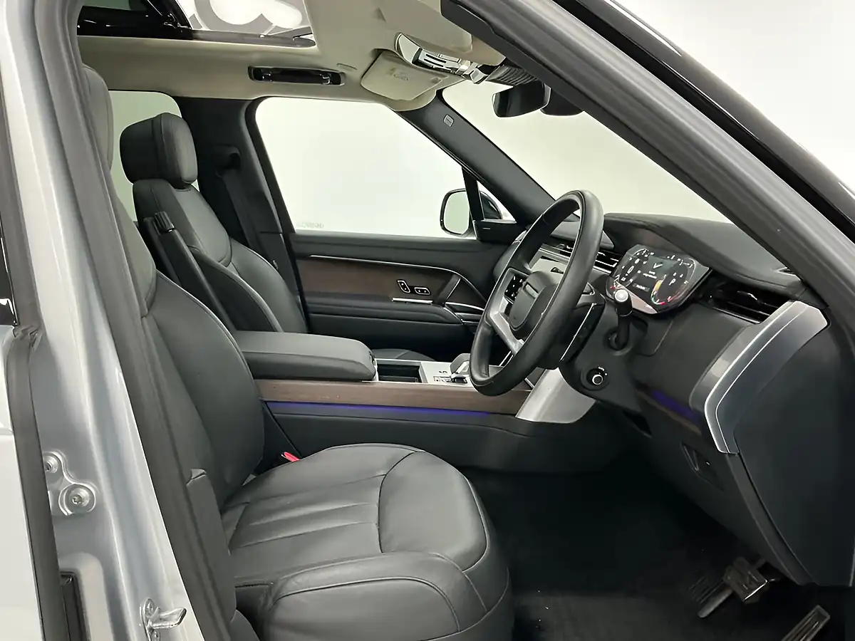 Used 2024 Land Rover Range Rover Se Silver - Interior and Exterior details 17