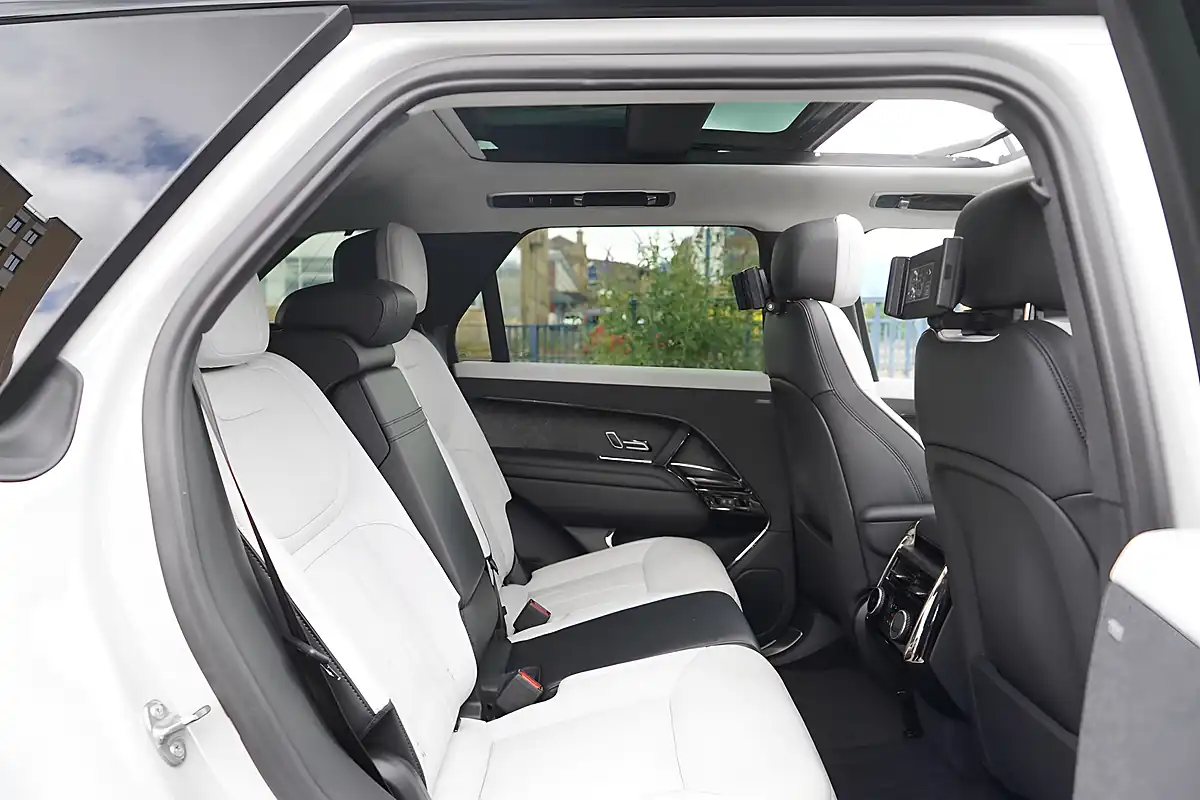 Used 2024 Land Rover Range Rover Sport Autobiography Borasco Grey - Interior and Exterior details 15