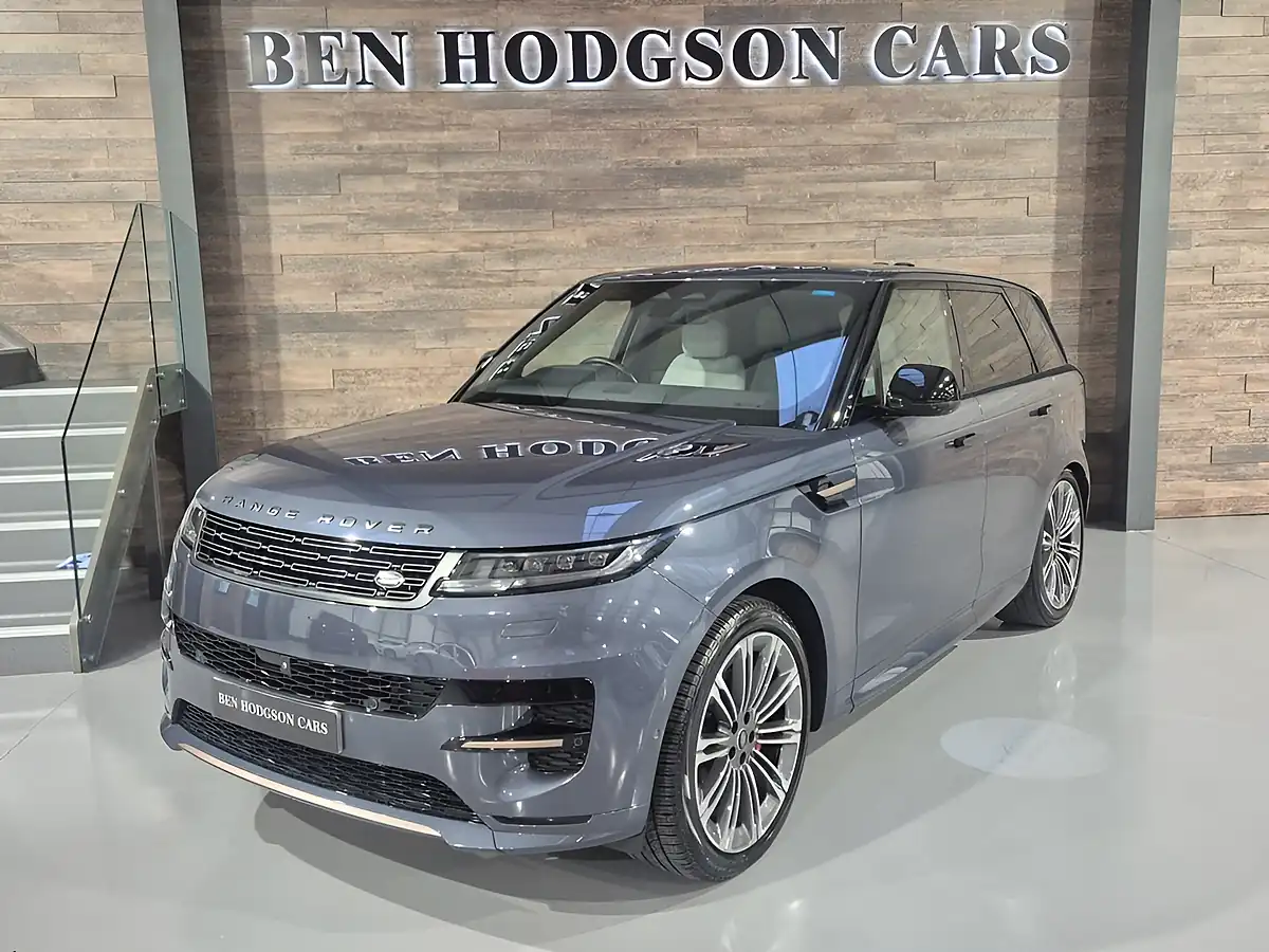 Used 2024 Land Rover Range Rover Sport Dynamic Se Blue - Front View