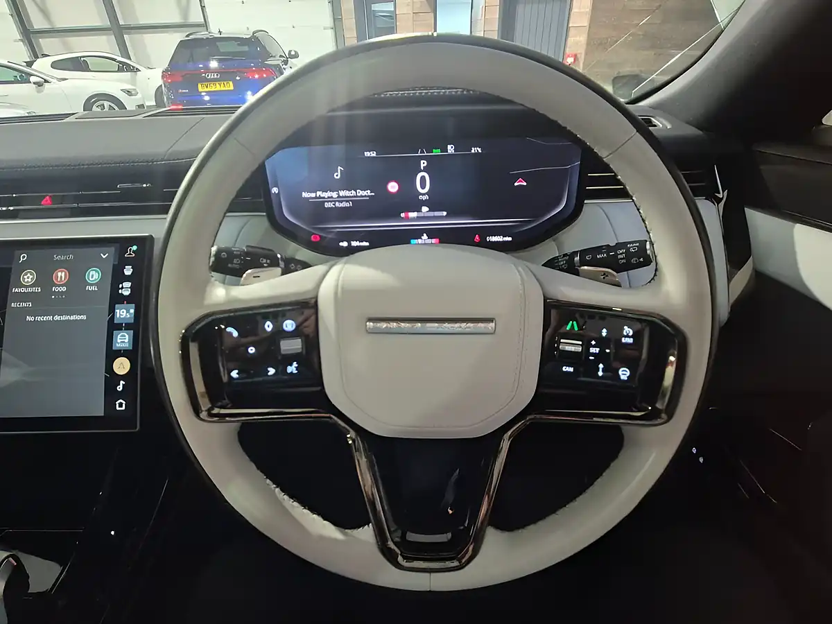Used 2024 Land Rover Range Rover Sport Dynamic Se Blue - Interior and Exterior details 17