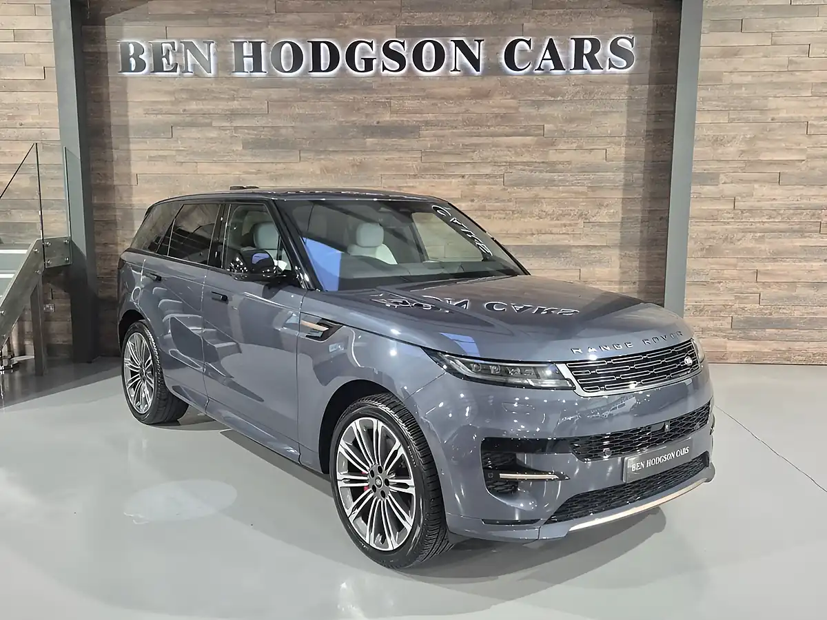 Used 2024 Land Rover Range Rover Sport Dynamic Se Blue - Interior and Exterior details 3