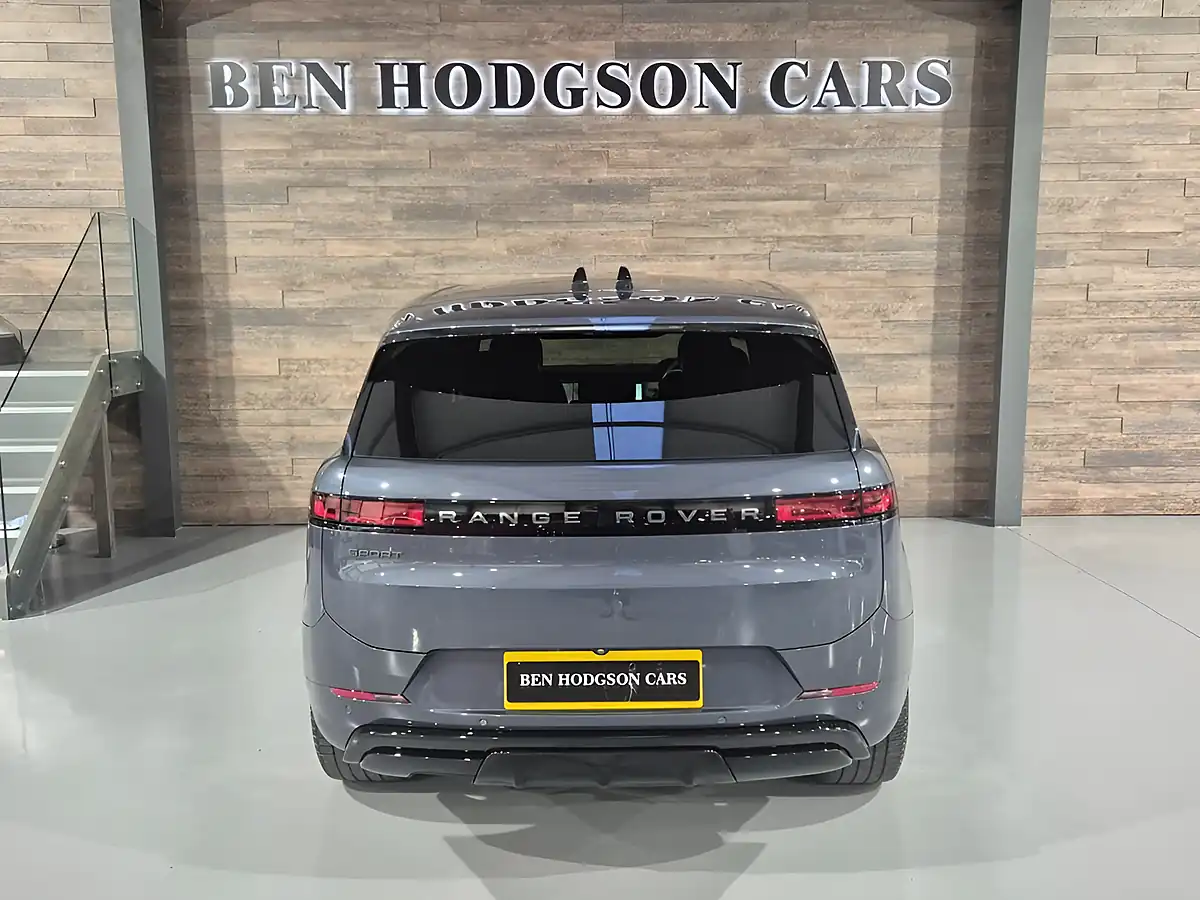 Used 2024 Land Rover Range Rover Sport Dynamic Se Blue - Interior and Exterior details 6