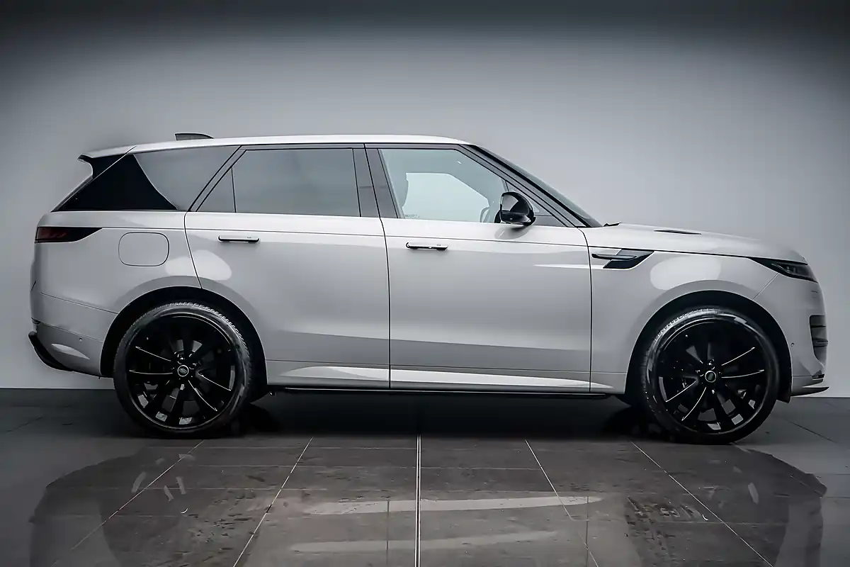 Used 2024 Land Rover Range Rover Sport Dynamic Se Borasco Grey - Interior and Exterior details 10