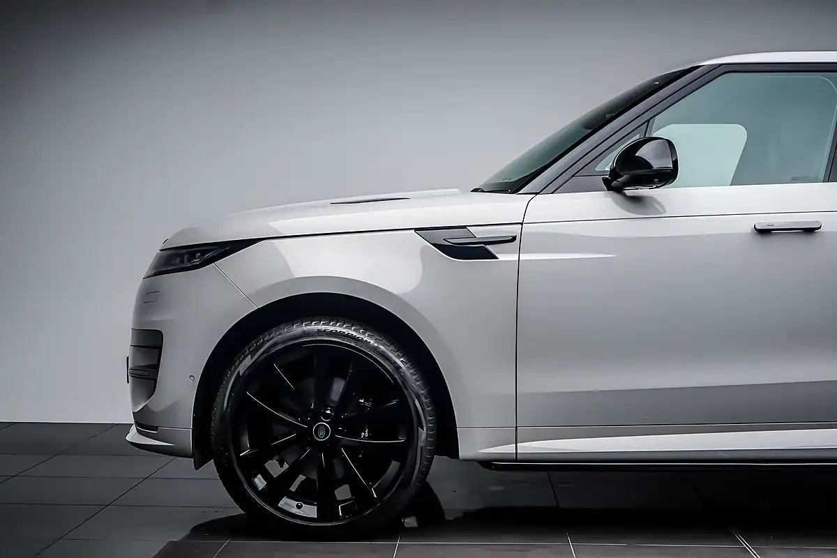 Used 2024 Land Rover Range Rover Sport Dynamic Se Borasco Grey - Interior and Exterior details 12