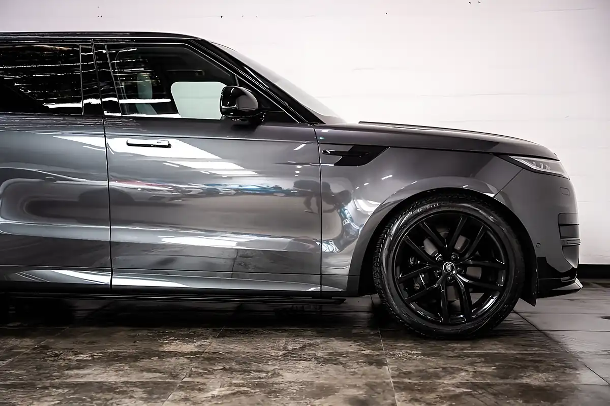Used 2024 Land Rover Range Rover Sport Dynamic Se Carpathian Grey - Interior and Exterior details 14