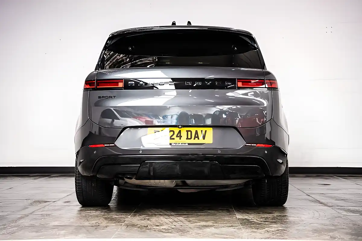 Used 2024 Land Rover Range Rover Sport Dynamic Se Carpathian Grey - Interior and Exterior details 16