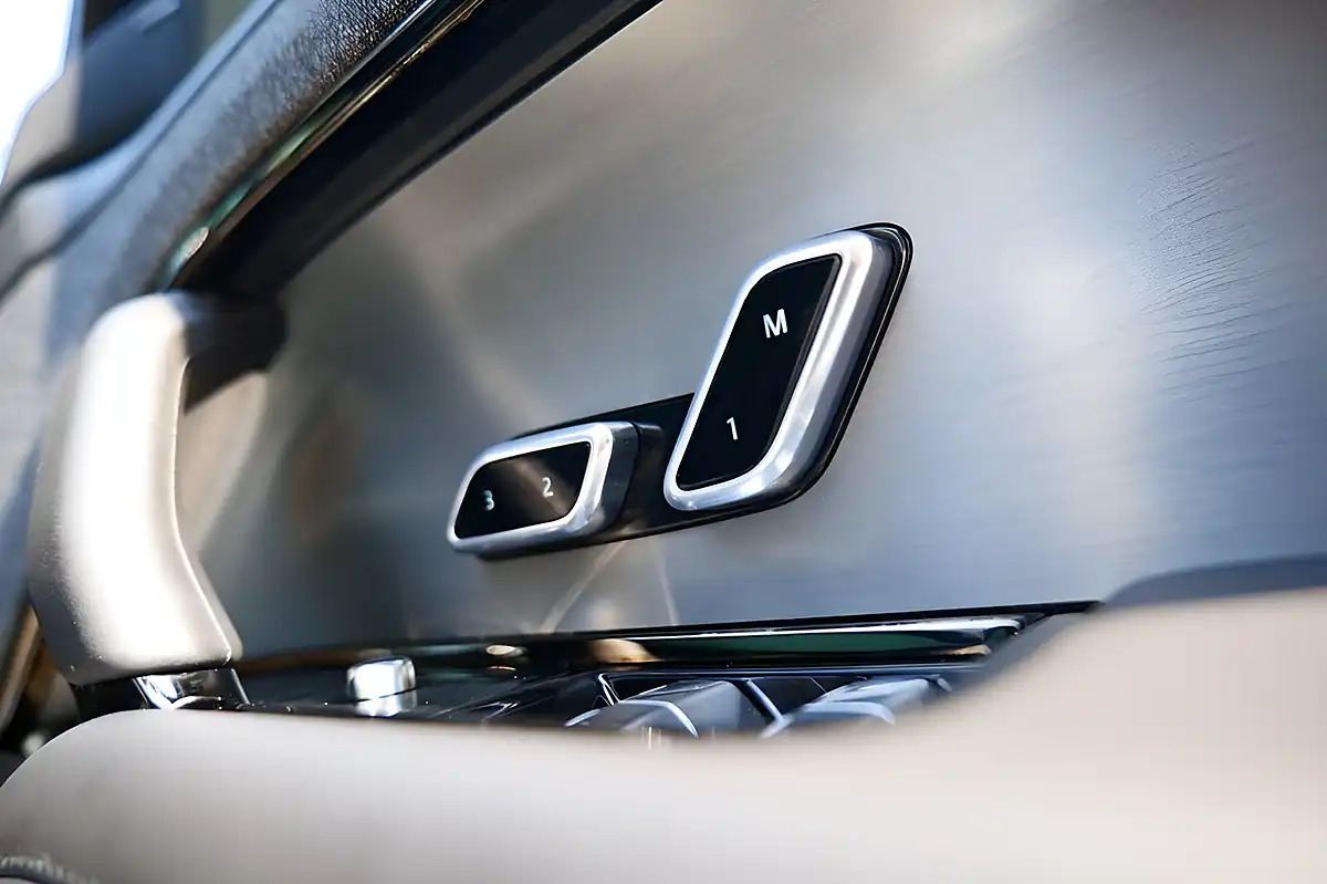 Used 2024 Land Rover Range Rover Sport Dynamic Se Grey - Interior and Exterior details 13