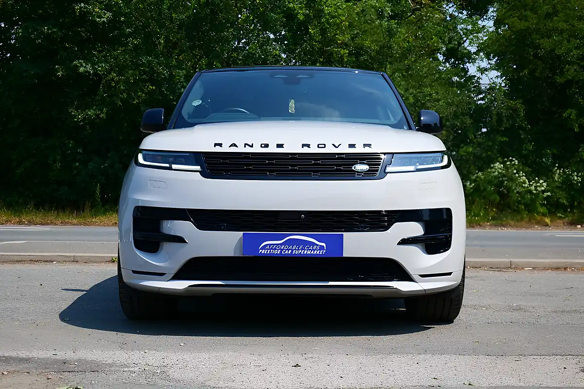 Used 2024 Land Rover Range Rover Sport Dynamic Se Grey - Interior and Exterior details 4