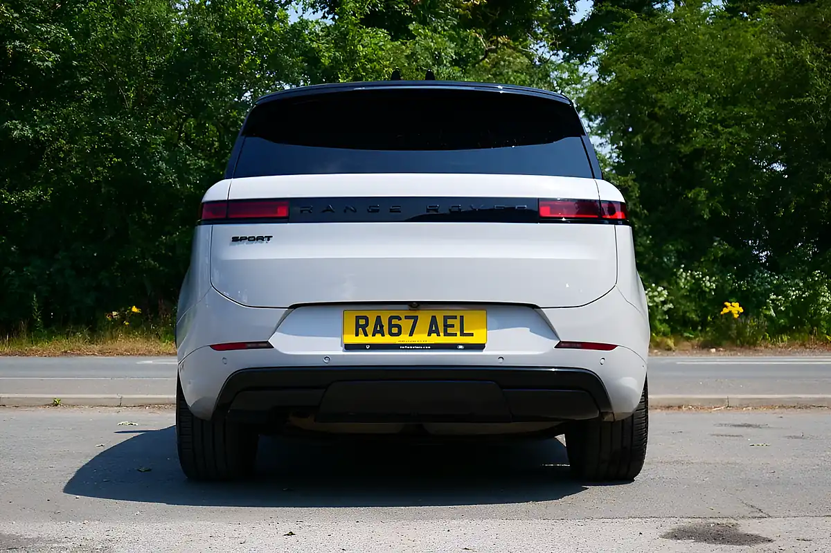 Used 2024 Land Rover Range Rover Sport Dynamic Se Grey - Interior and Exterior details 5