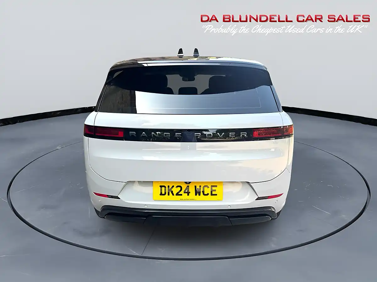 Used 2024 Land Rover Range Rover Sport Dynamic Se Grey - Interior and Exterior details 14