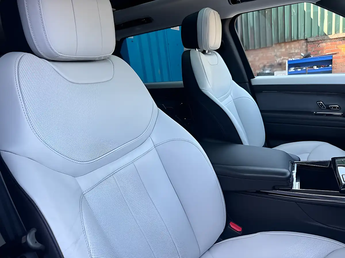 Used 2024 Land Rover Range Rover Sport Dynamic Se Grey - Interior and Exterior details 5