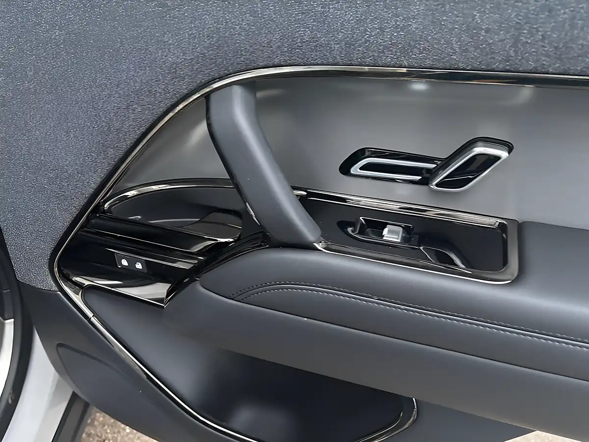 Used 2024 Land Rover Range Rover Sport Dynamic Se Grey - Interior and Exterior details 16