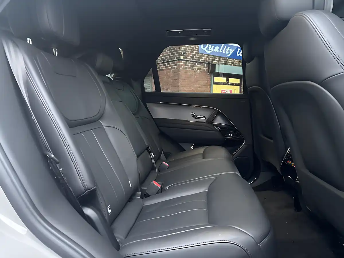 Used 2024 Land Rover Range Rover Sport Dynamic Se Grey - Interior and Exterior details 17