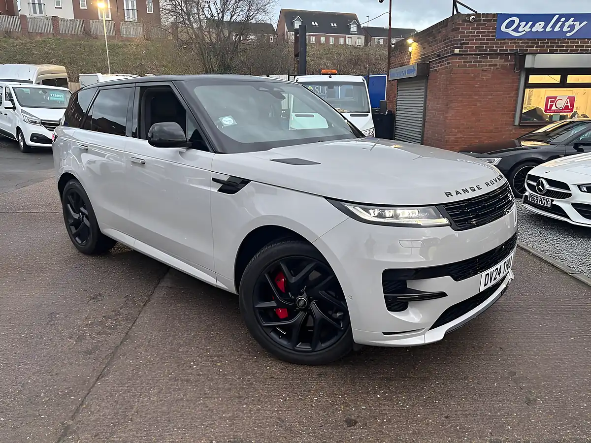 Used 2024 Land Rover Range Rover Sport Dynamic Se Grey - Interior and Exterior details 3