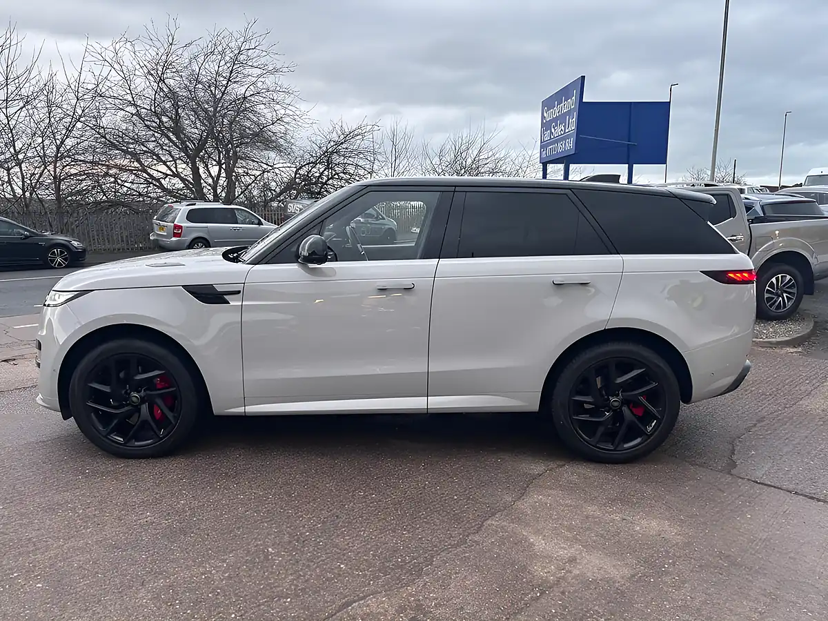 Used 2024 Land Rover Range Rover Sport Dynamic Se Grey - Interior and Exterior details 4
