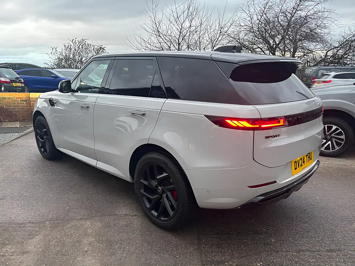 Used 2024 Land Rover Range Rover Sport Dynamic Se Grey - Interior and Exterior details 7