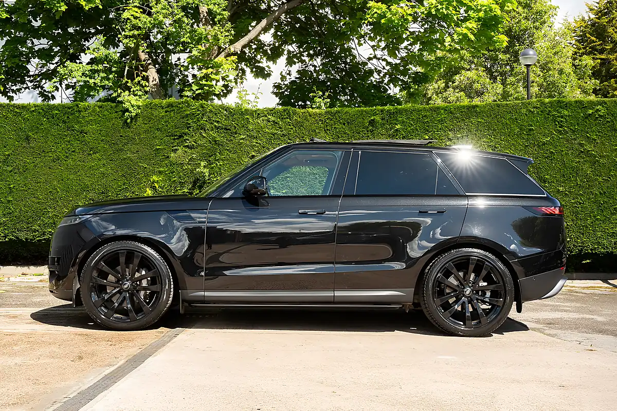 Used 2024 Land Rover Range Rover Sport Se Black - Interior and Exterior details 10