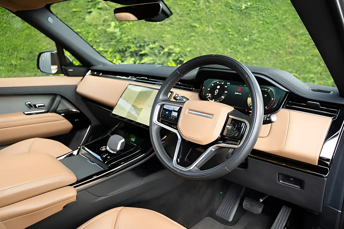 Used 2024 Land Rover Range Rover Sport Se Black - Interior and Exterior details 16