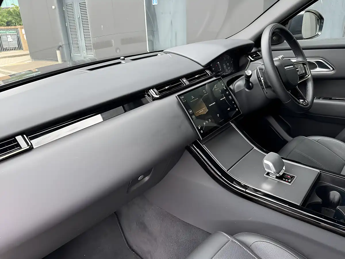 Used 2024 Land Rover Range Rover Velar Dynamic Hse Grey - Interior and Exterior details 14