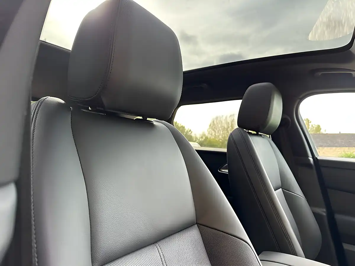 Used 2024 Land Rover Range Rover Velar Dynamic Se Santorini Black - Interior and Exterior details 11