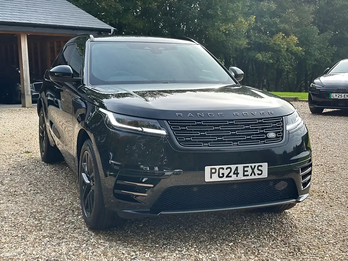 Used 2024 Land Rover Range Rover Velar Dynamic Se Santorini Black - Interior and Exterior details 14