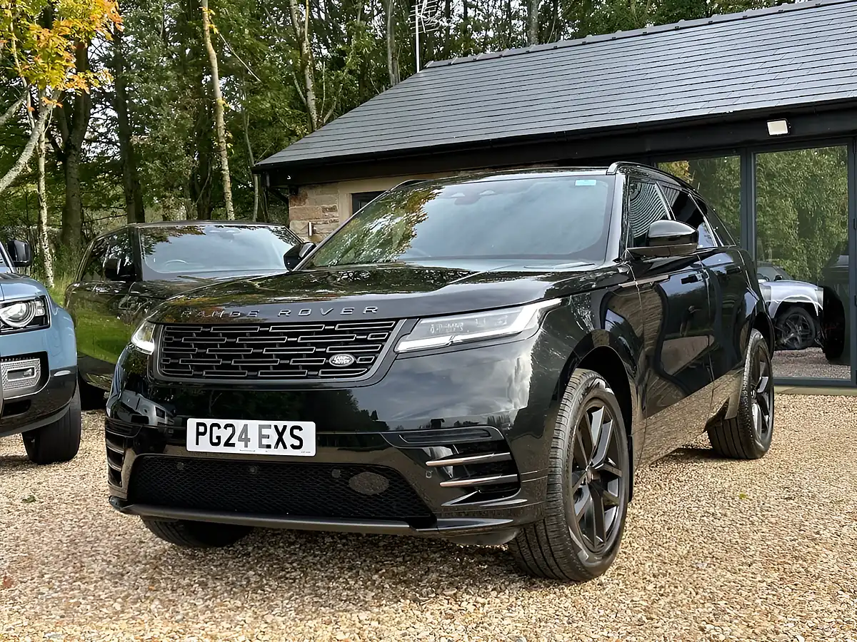 Used 2024 Land Rover Range Rover Velar Dynamic Se Santorini Black - Interior and Exterior details 6