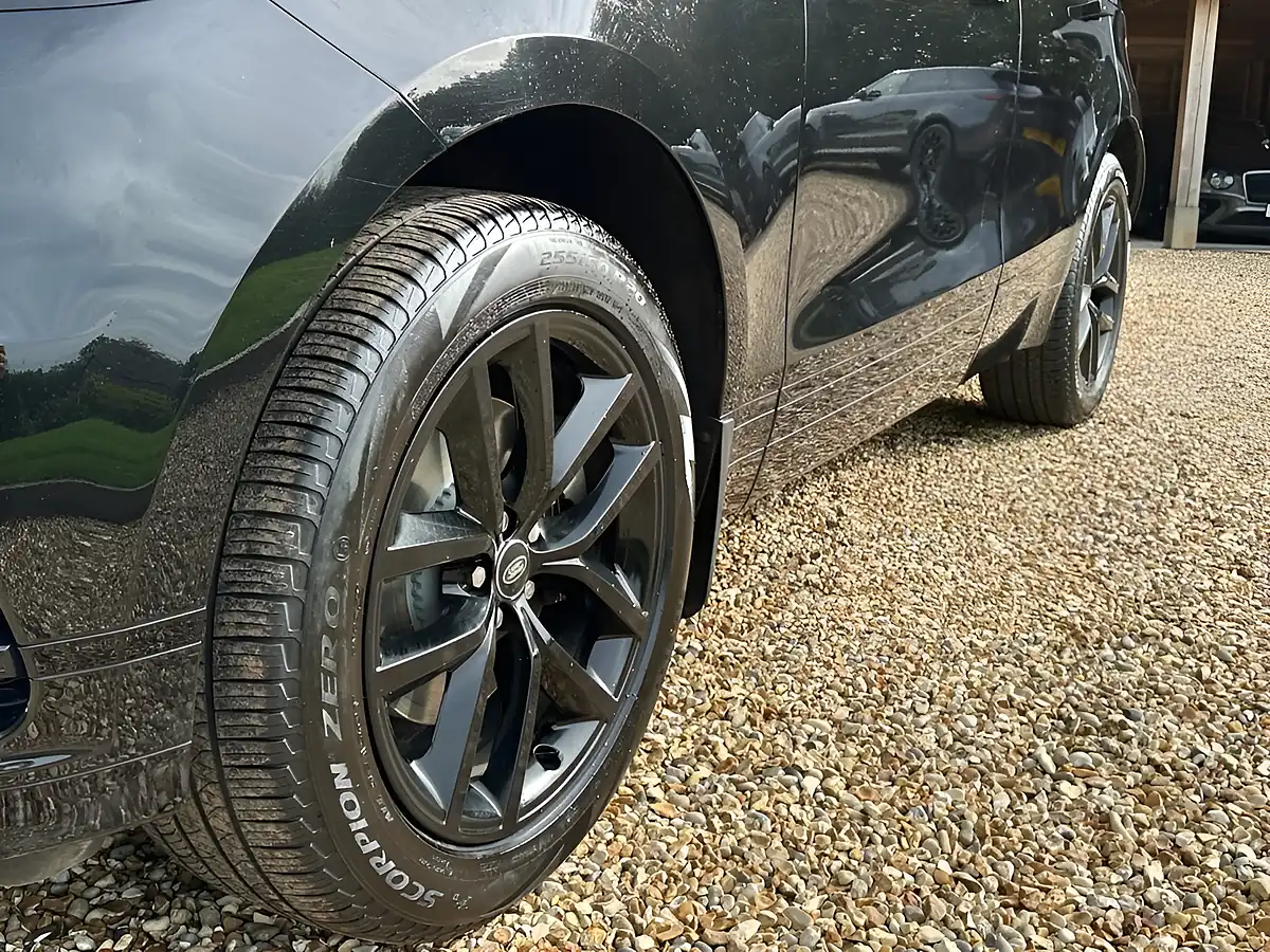 Used 2024 Land Rover Range Rover Velar Dynamic Se Santorini Black - Interior and Exterior details 7