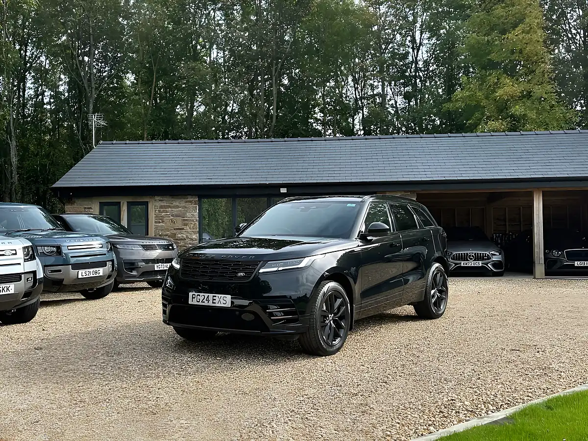Used 2024 Land Rover Range Rover Velar Dynamic Se Santorini Black - Interior and Exterior details 8