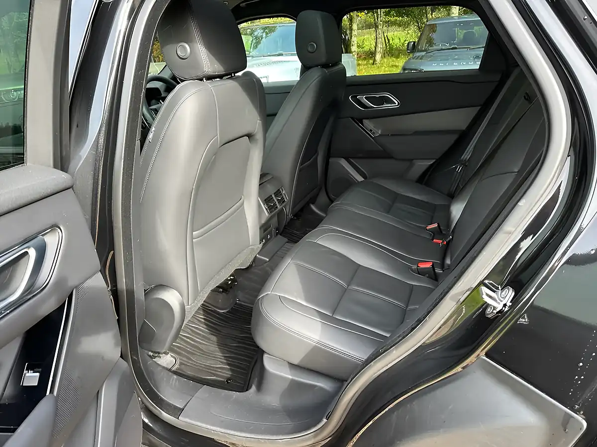 Used 2024 Land Rover Range Rover Velar Dynamic Se Santorini Black - Interior and Exterior details 9